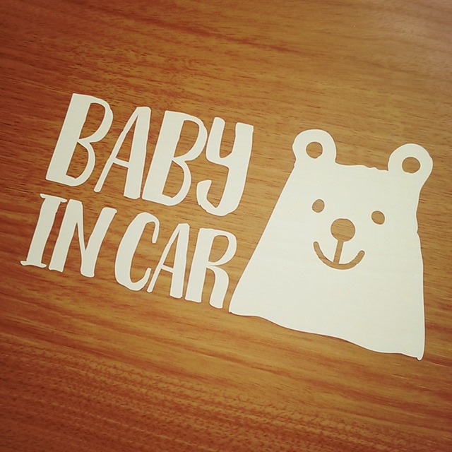 シロクマのBABY IN CAR ステッカー
